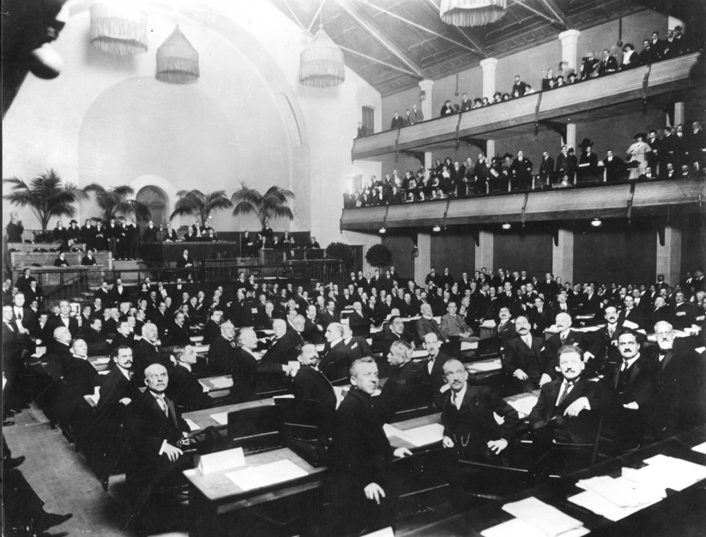 Première assemblée de la Ligue des Nations à la salle de la Réformation - coll. BGE